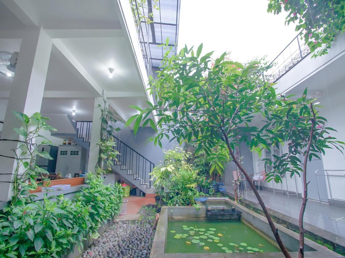 Hotel Oyo 3371 Omah Saras Family Malang Exterior foto